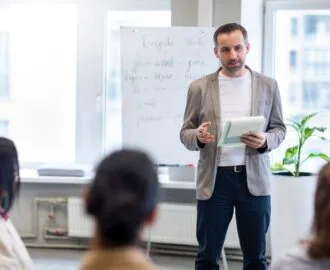 Liderlik Akademisinde Öğretilen Teoriler, Kullanılan Yöntemler ve Gelişim Hedefleri